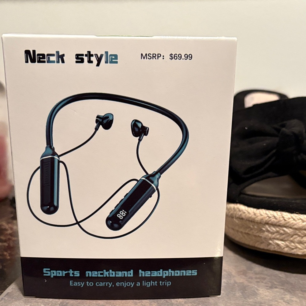 Nib Neck Style Sports Neckband Headphones - Black